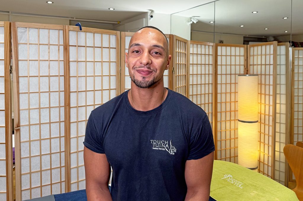 This is Matanda, Touch Tuina practitioer. If you'd like to know more about what to expect from a treatment with Matanda, have a look at what he has to say