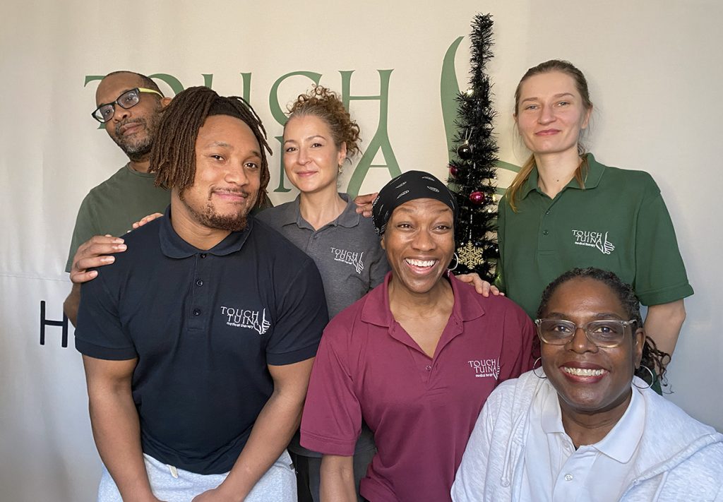 Errol Lynch & Mariana Arando woud like to wish all our practitioners and pateints a Merry Christmas and Happy New Year