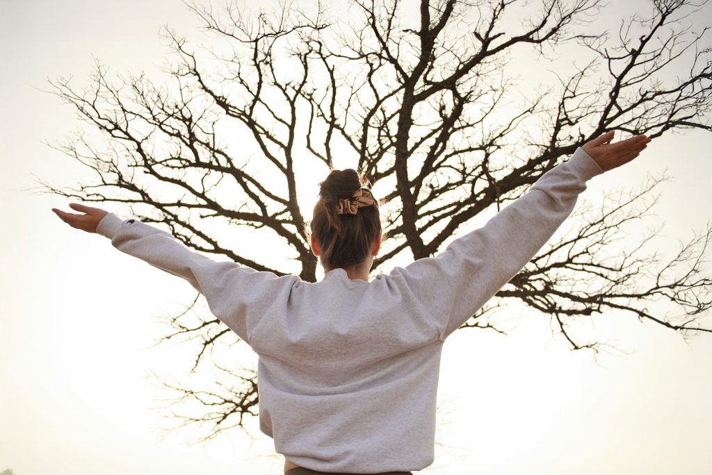 Qigong (pronounced ‘chee-gong’) is an ancient Chinese practice that originated thousands of years ago